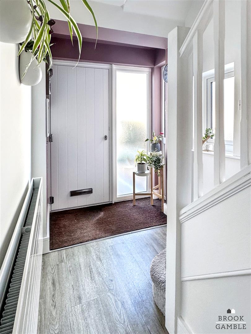 4 Bedroom House - Semi-Detached. North Avenue in Eastbourne,  13